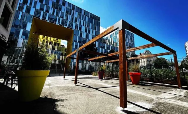 Construction d'une Pergola en bois sur mesure pour un restaurant à Annecy, Annecy, TERR'PAYSAGE