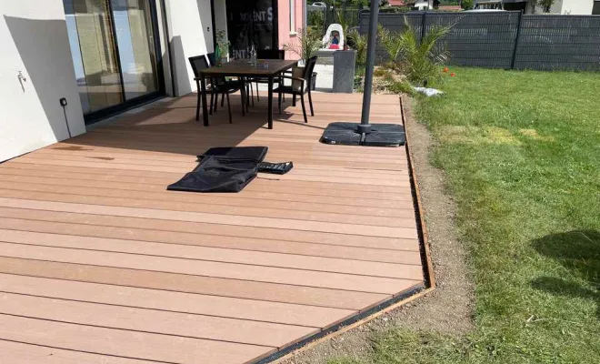 Pose d’une terrasse en bois, Annecy, TERR'PAYSAGE